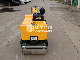 全液压小型压路机成为路面施工的新宠